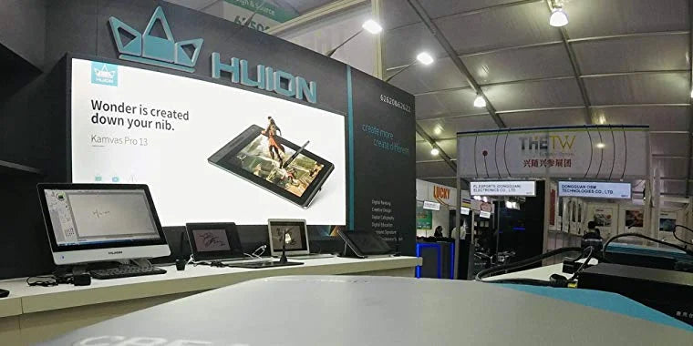 Huion Kamvas Pro 16 15.6 inch Graphic Tablet Monitor Battery-Free Pen Display Digital Tablet Drawing Monitor with Tilt AG Glass